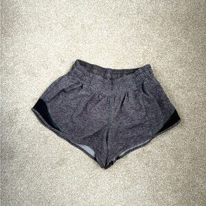 Women’s Lululemon shorts size 4 heathered grey 2.5” length, low rise